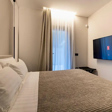 Azulis 2 Pisano 1br With Garden & Parking, Aldo Moro * 奧爾比亞