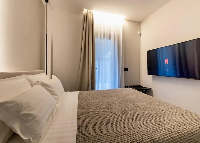 Superior 1br Vacation - Fully Equipped - Azulis2 - Garden - Free Parking * אולביה
